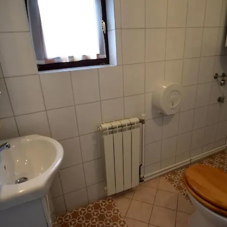 In Vrvari With Balcony, Air Conditioning, Wifi, Washing Machine *