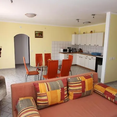In Vrvari With Balcony, Air Conditioning, Wifi, Washing Machine *