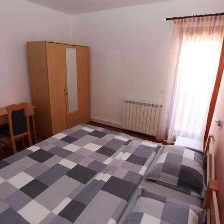 Apartment In Vrvari With Balcony, Air Conditioning, Wifi, Washing Machine Porec