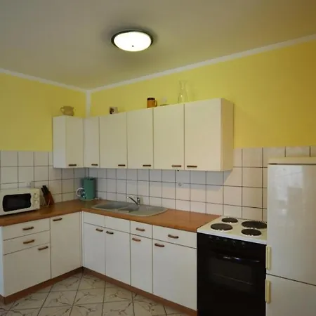 In Vrvari With Balcony, Air Conditioning, Wifi, Washing Machine * Porec